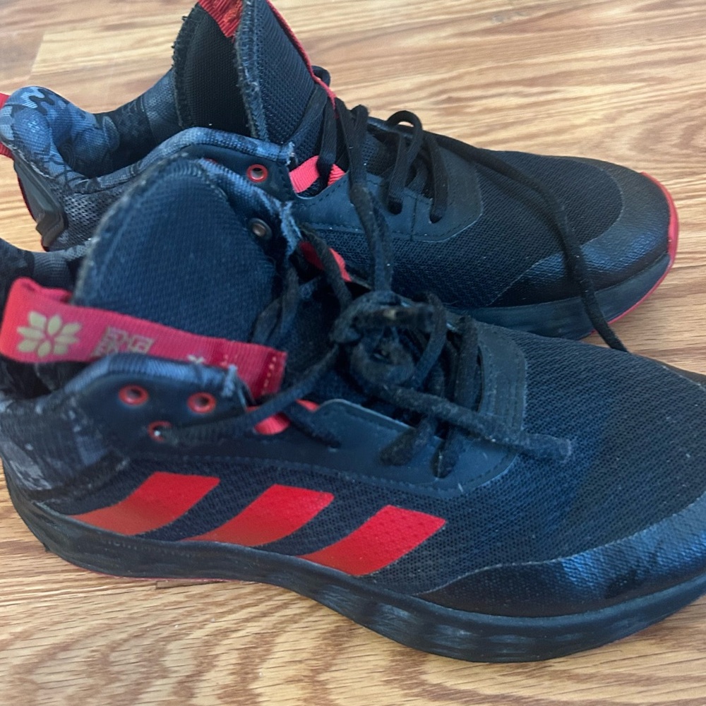 Black and red size 5.5 ADIDAS sneakers